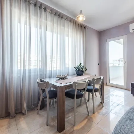 Main Square Apartment Durres
