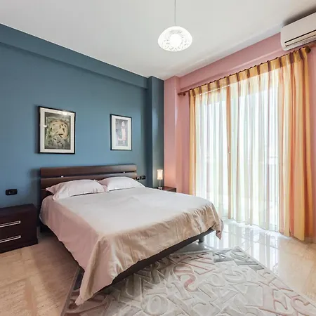 Main Square Apartment