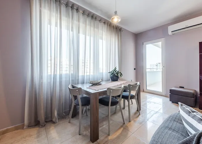 Main Square Apartment Durrës