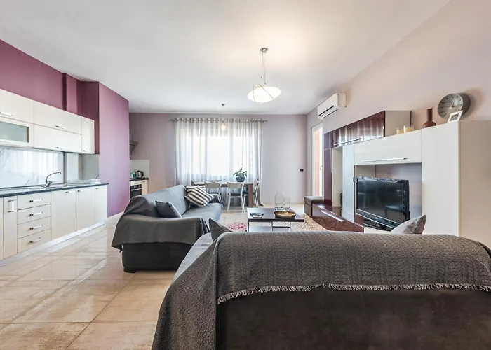 Main Square Apartment